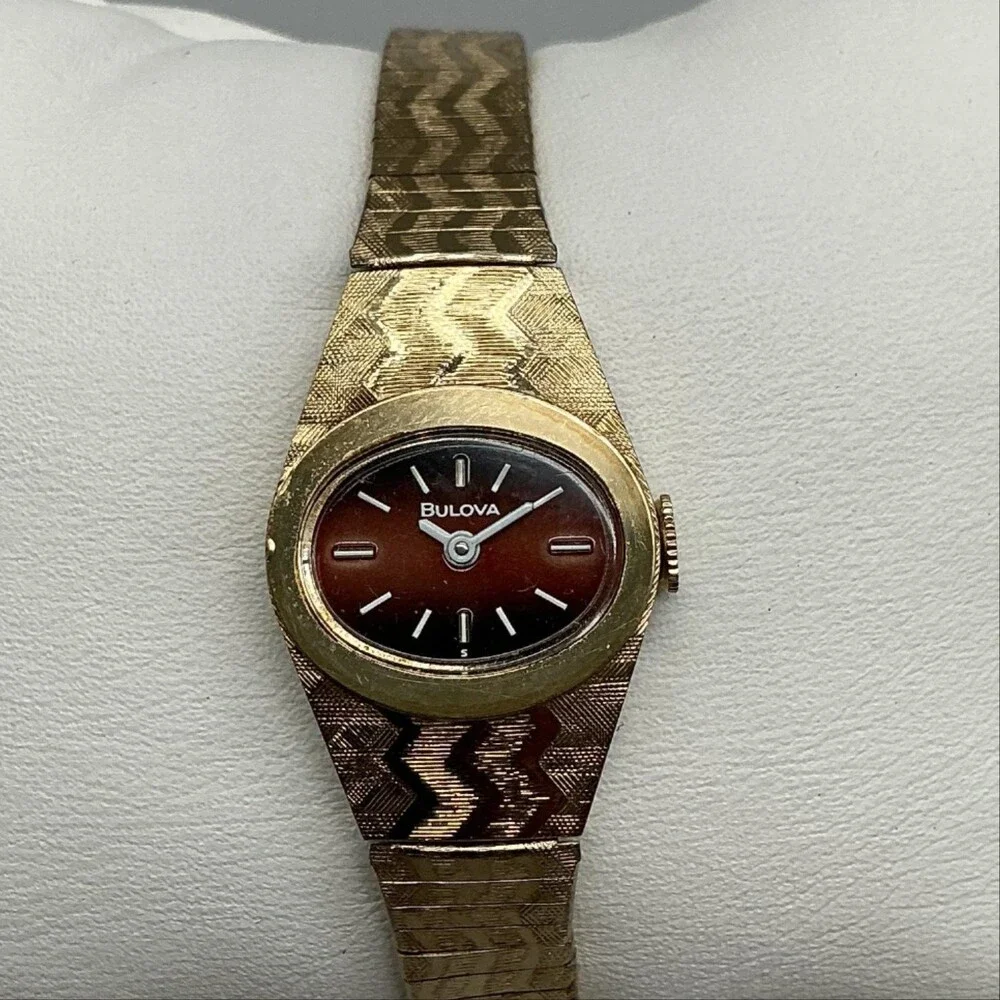 Vintage Bulova Womens Watch 18mm Red Dial Gold Tone 1976 Manual Wind 6.25